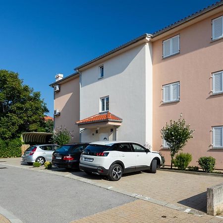 Apartments Crnekovic IV Baska  Exterior photo