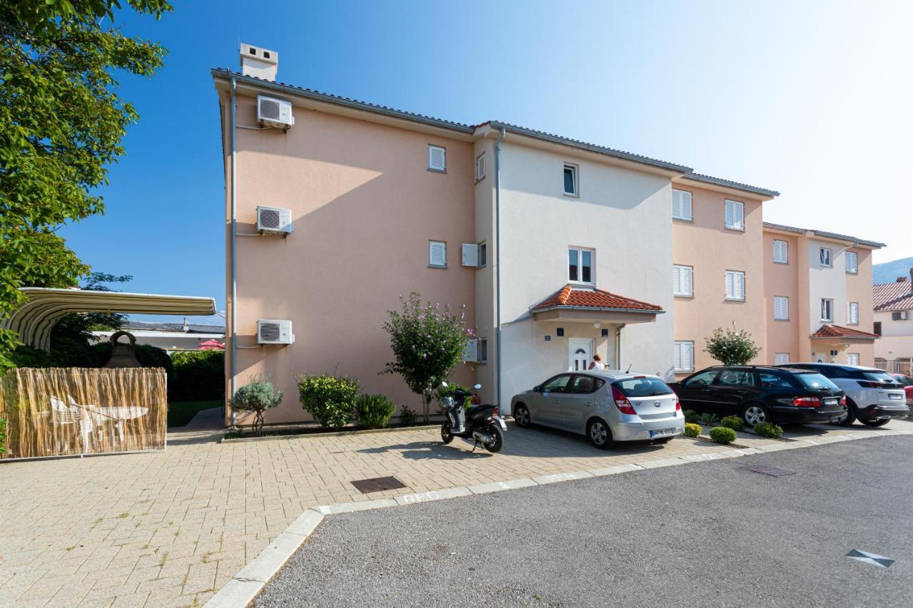 Apartments Crnekovic IV Baska  Exterior photo