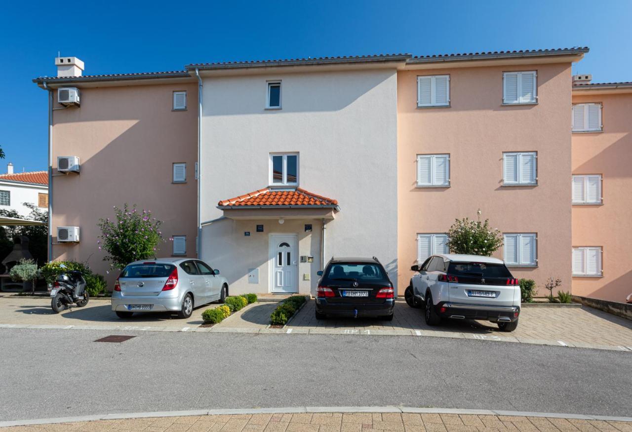 Apartments Crnekovic IV Baska  Exterior photo