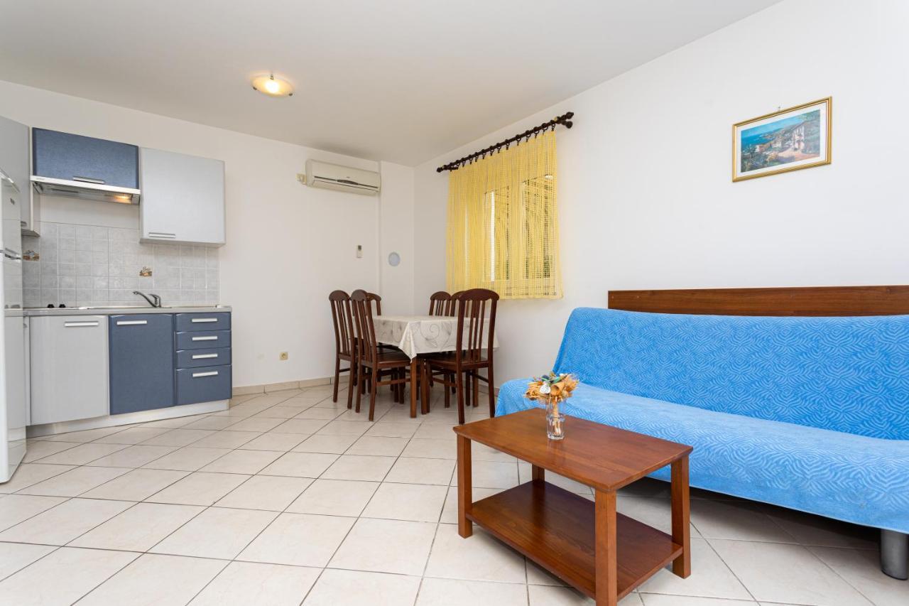 Apartments Crnekovic IV Baska  Exterior photo