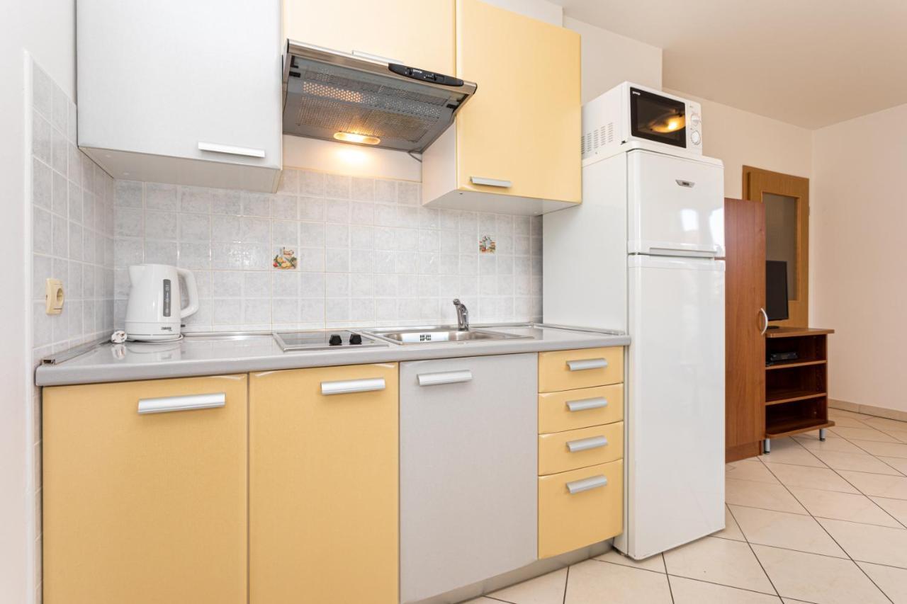 Apartments Crnekovic IV Baska  Exterior photo