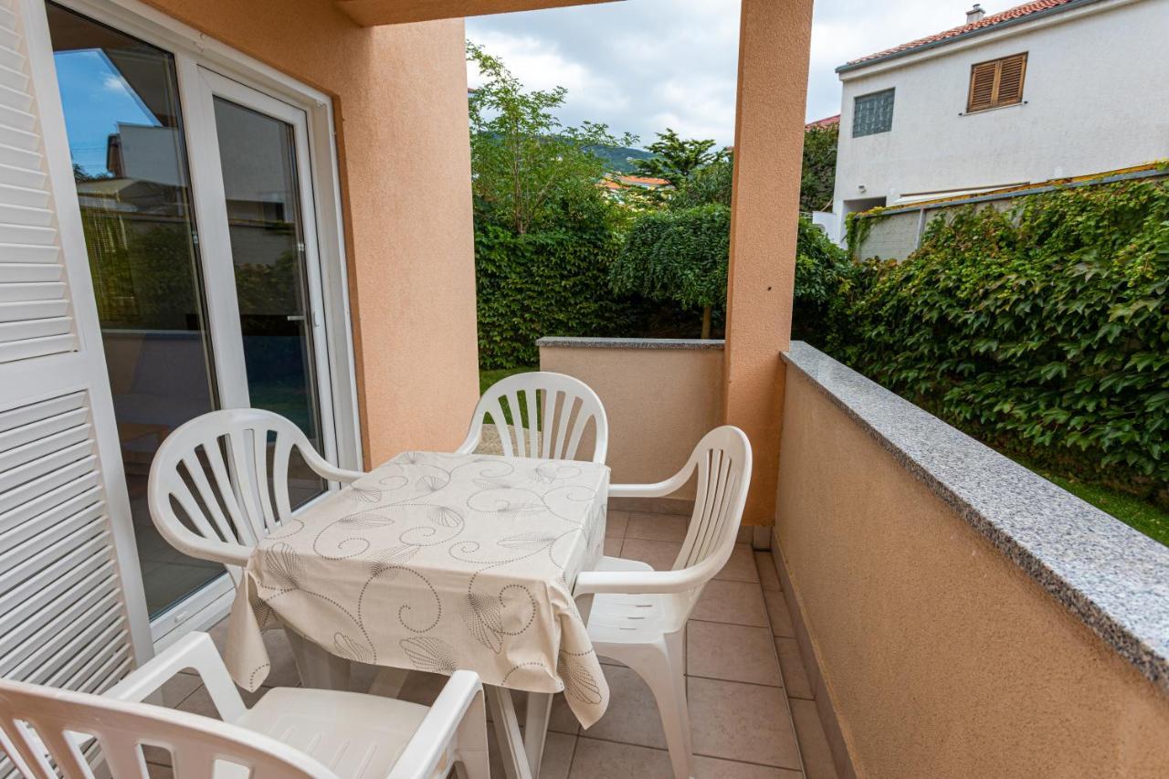 Apartments Crnekovic IV Baska  Exterior photo