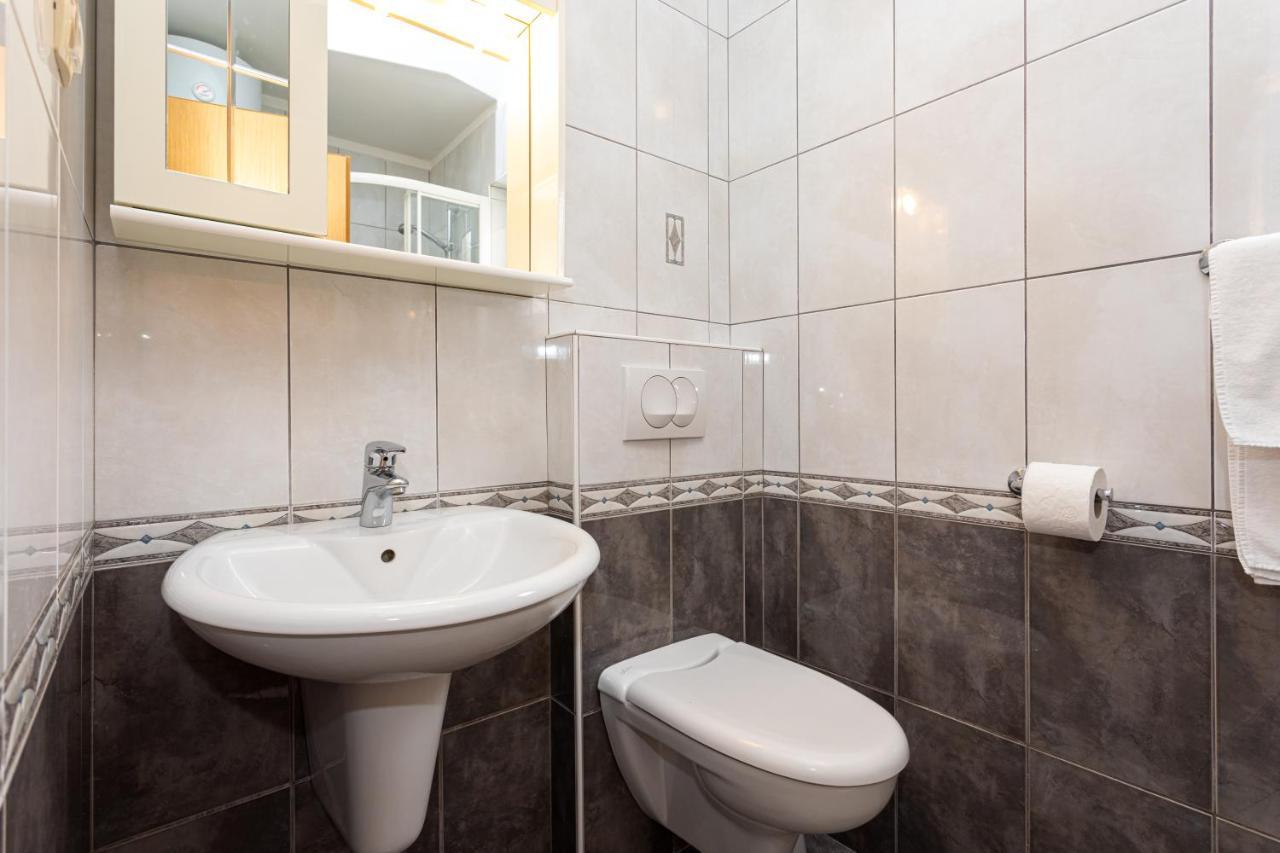 Apartments Crnekovic IV Baska  Exterior photo