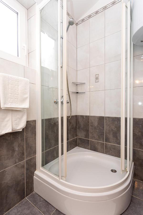 Apartments Crnekovic IV Baska  Exterior photo