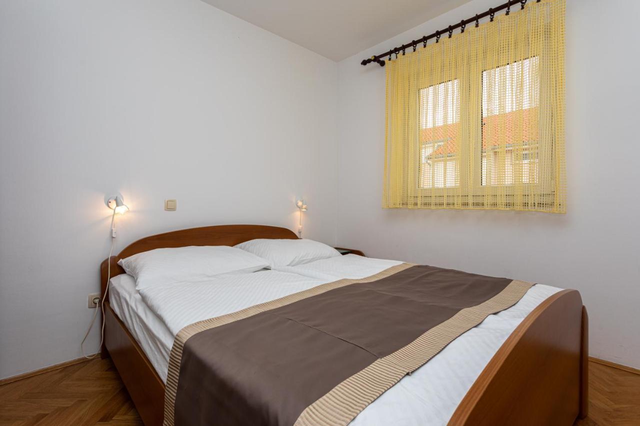Apartments Crnekovic IV Baska  Exterior photo