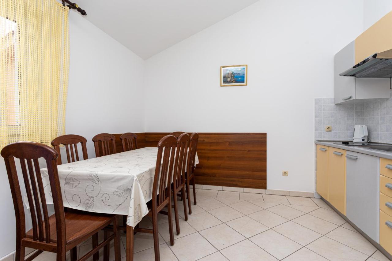 Apartments Crnekovic IV Baska  Exterior photo