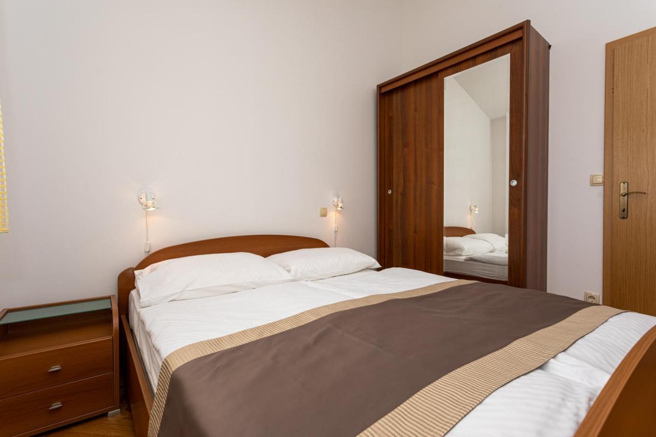 Apartments Crnekovic IV Baska  Exterior photo